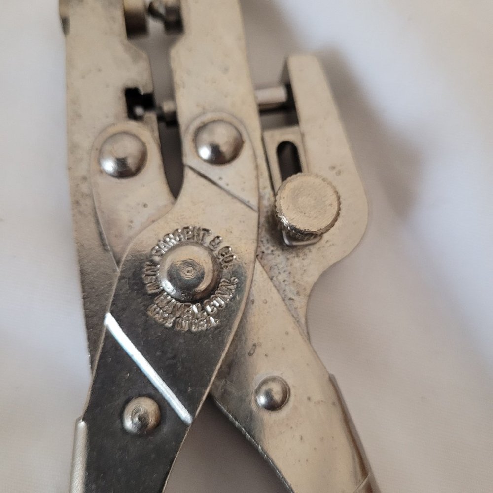 1970s Sargent Eyelet Punch - Picture 3 of 7